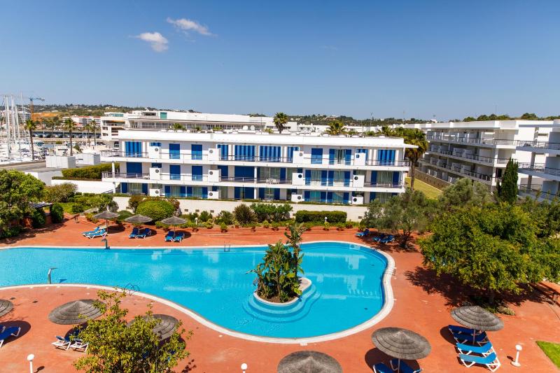One-Bedroom Suite with Marina or Pool View (1-4 Adults) image 2