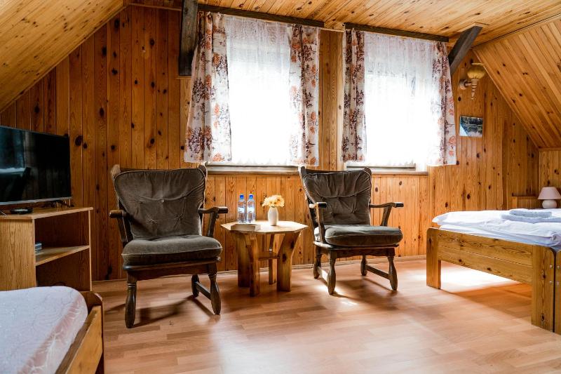 Triple Room with Bathroom image 4