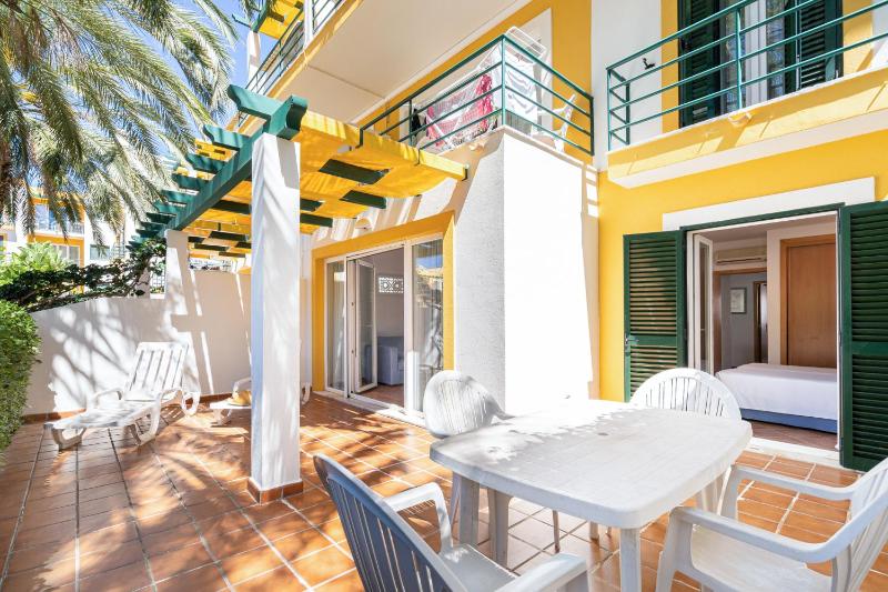 Superior Two-Bedroom Apartment with Terrace image 3