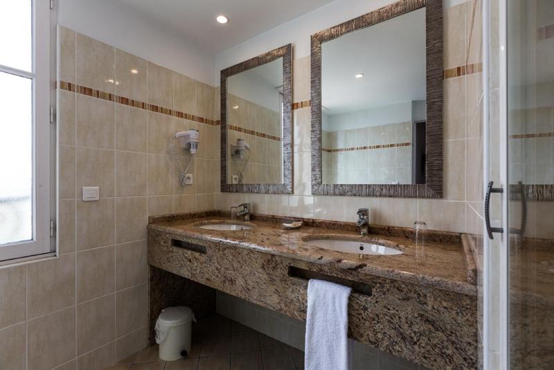 Superior Double Room image 2