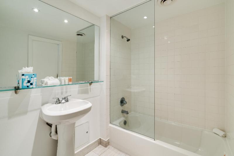 One-Bedroom Suite image 2