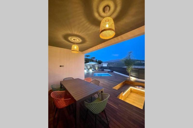 Villa moderne avec Piscine - Porticcio Images