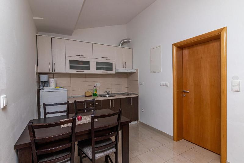 One-Bedroom Apartment - Second Floor image 3