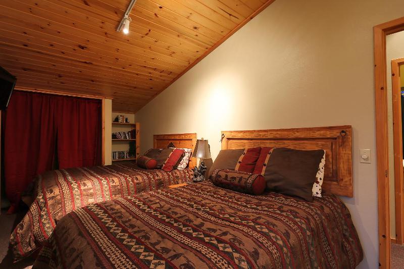 Summit Ski-Inn Ski-Out - image 10