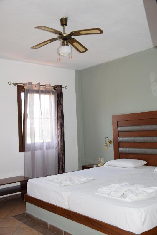 One-Bedroom Apartment (2 - 4 Adults) image 3