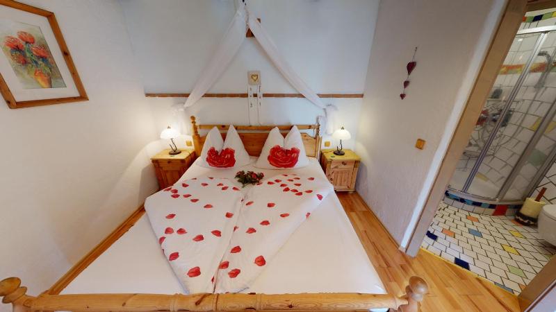 Double Room image 3