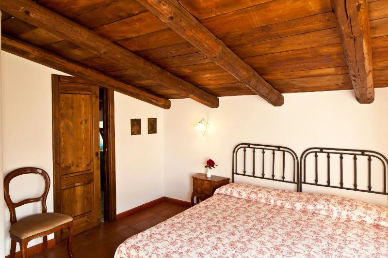 Classic Double or Twin Room image 3
