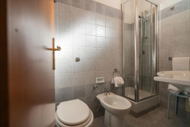 Quadruple Room image 2