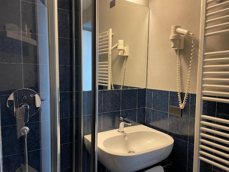 Economy Double or Twin Room image 4