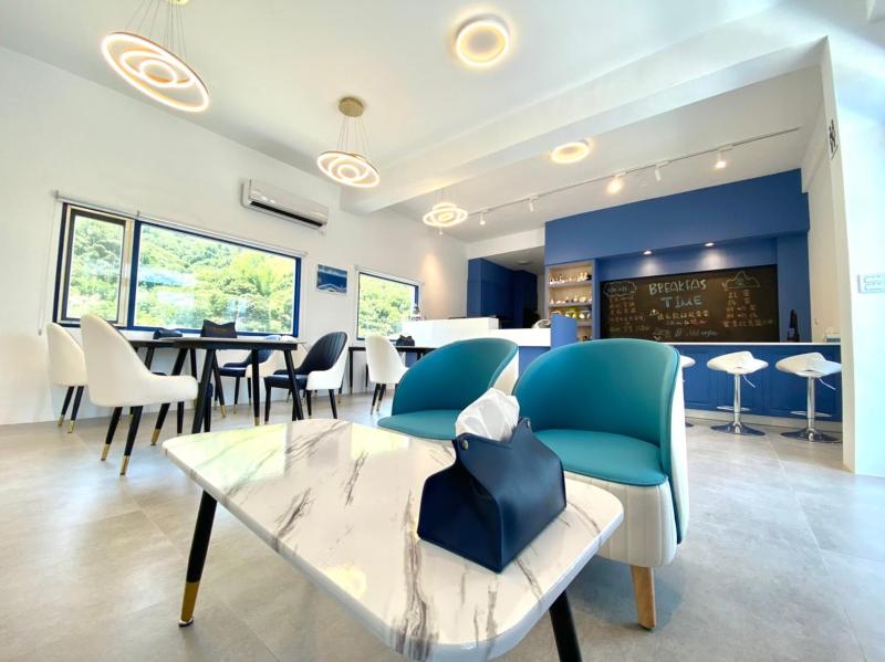 Blue and White Style Holiday B&B - image 19