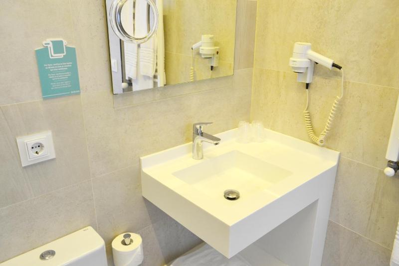 Economy Double or Twin Room image 1