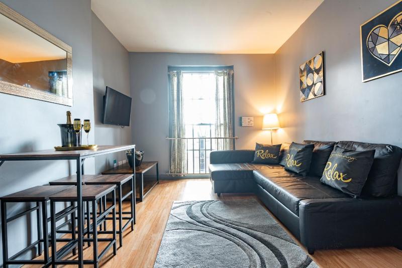 Deluxe Apartment image 2