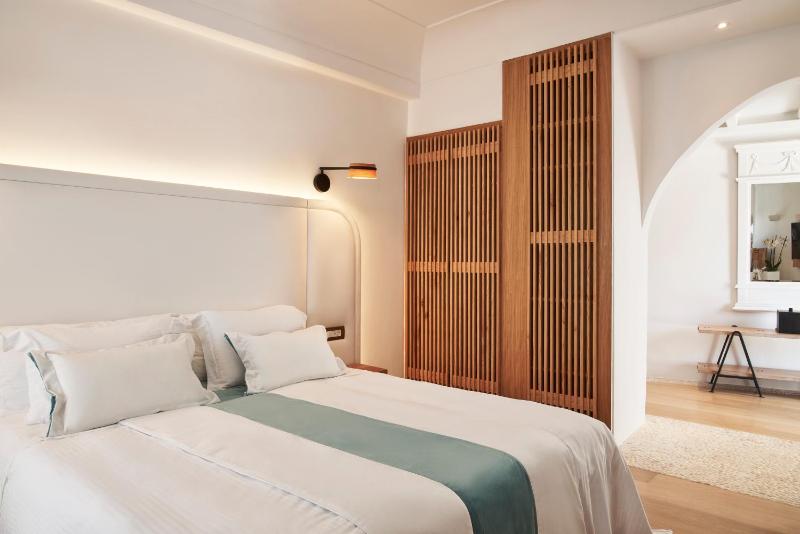 Wet Junior Suite with Open Air Jetted Tub & Caldera View image 4