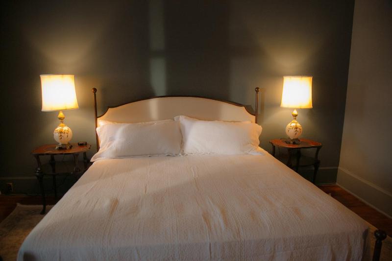 Superior King Room image 4