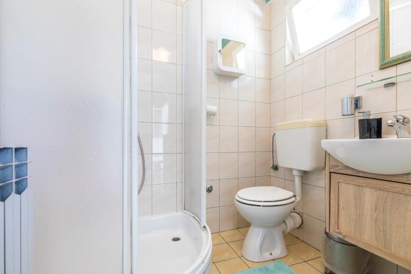 Alaburic rooms & apartment - image 13