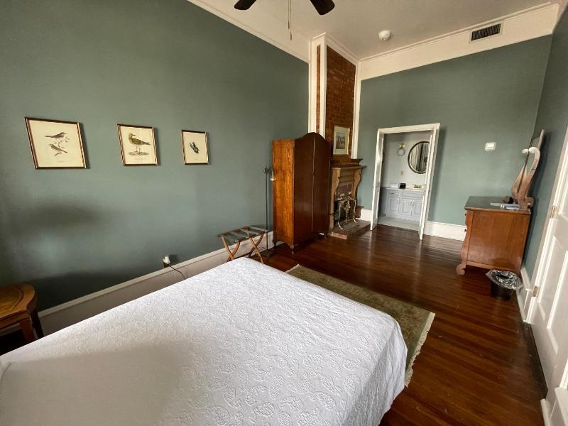 Standard Queen Room image 2