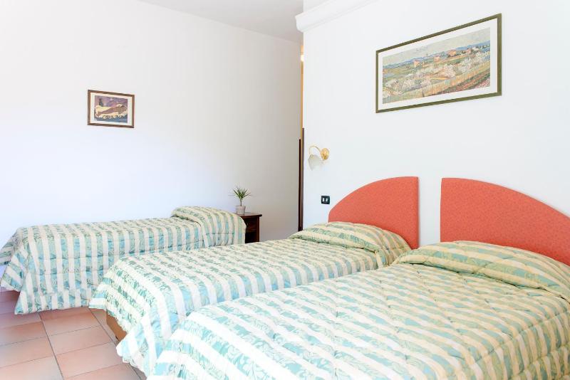 Triple Room image 3