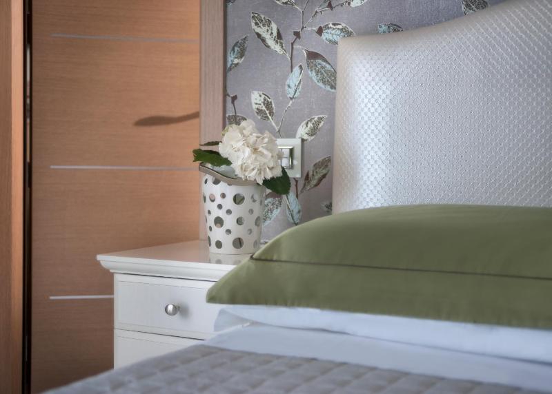 Superior Double Room with Sea View image 4