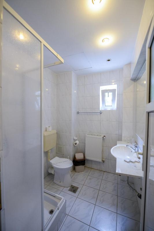 Double Room image 2