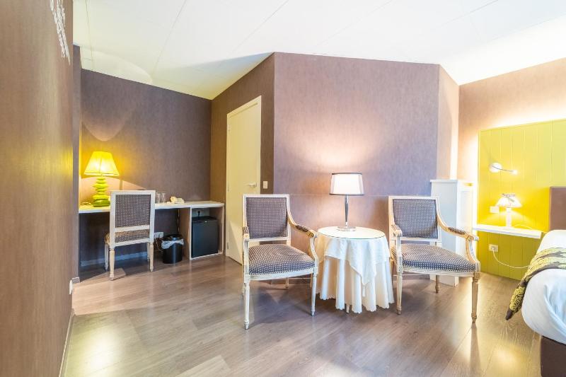 Superior Double Room image 4