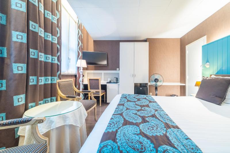 Superior Double Room image 3