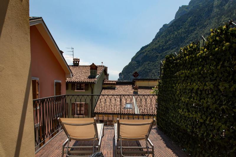 Standard Double or Twin Room with Balcony image 4