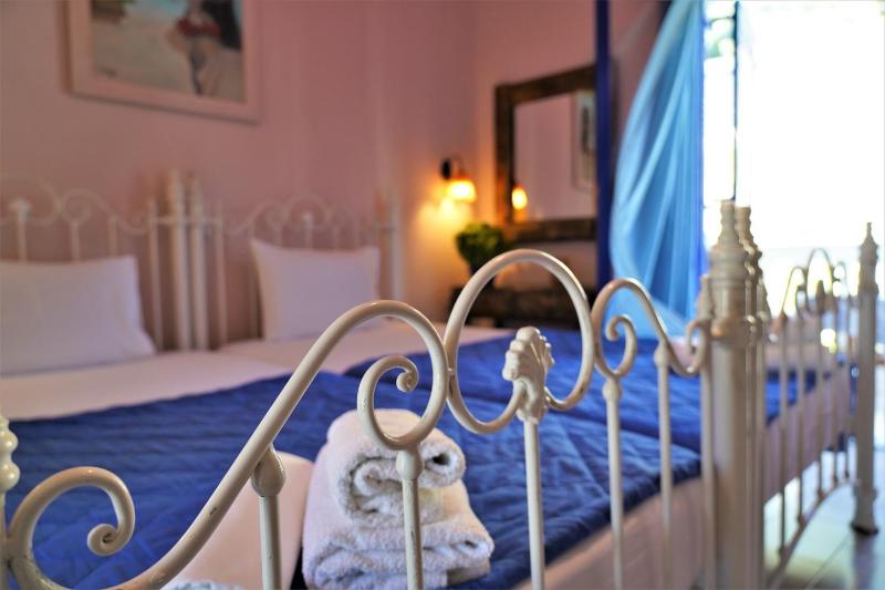 Deluxe Double or Twin Room image 4