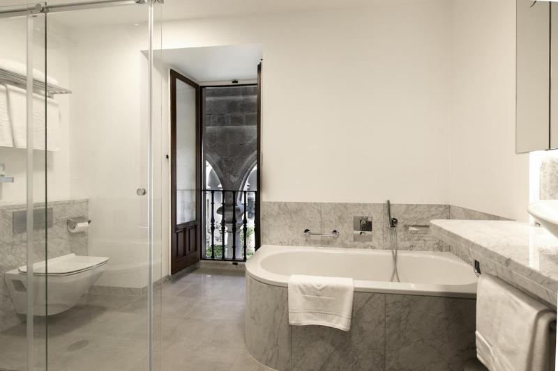 Junior Suite image 2