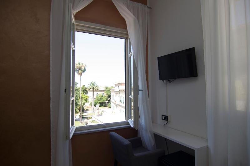 Classic Quadruple Room image 4
