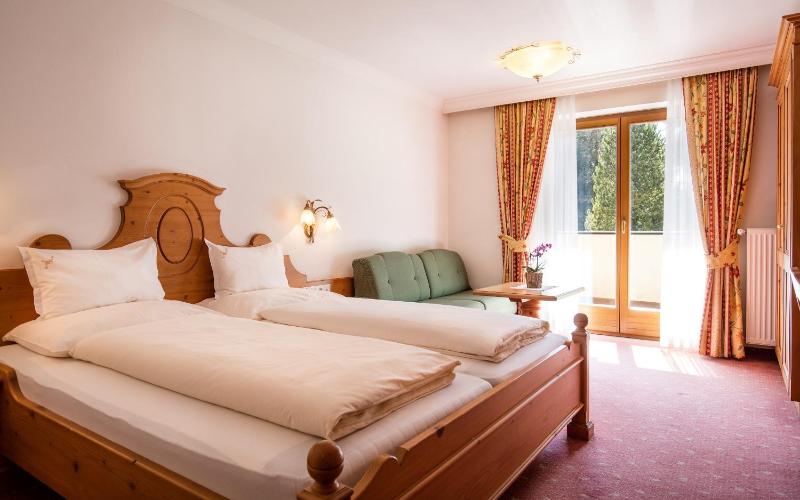 Double Room with Garden View image 1