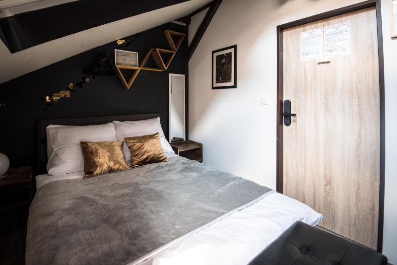 Double Room with Private Bathroom image 4