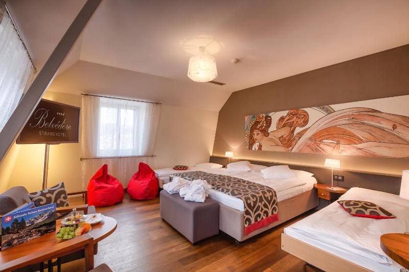 Boutique Family Room image 1
