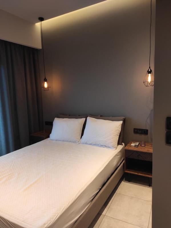 Double Room with Balcony and Sea View image 1