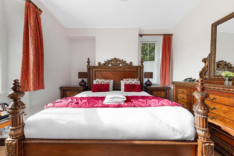 Superior Double Room image 1