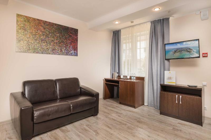 Studio Apartment image 2