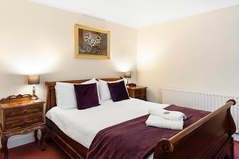 Standard Double or Twin Room image 1