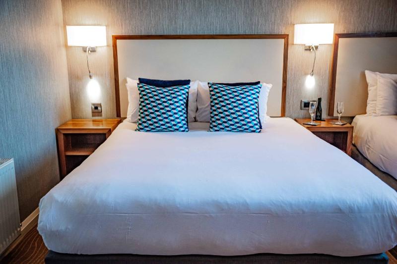 Eyre Square Hotel - image 5