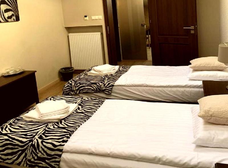 Standard Double Room image 3