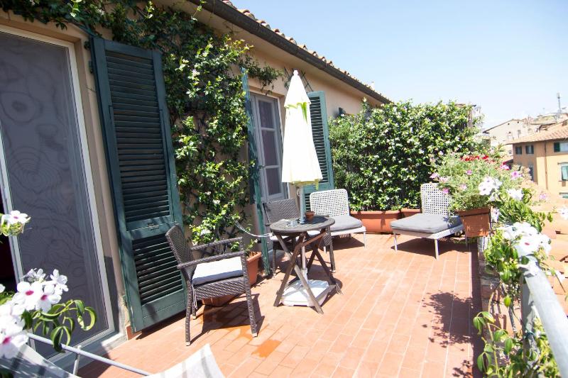 Quadruple Room with Terrace image 3