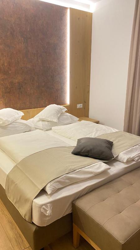 Double Room image 3