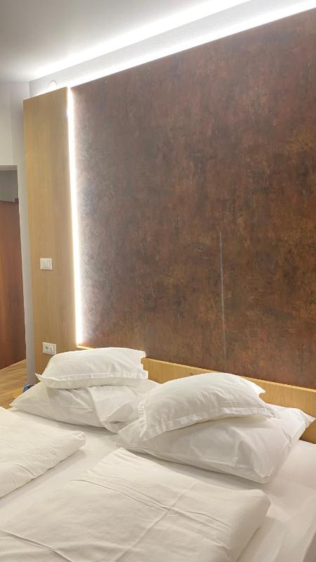 Double Room image 4