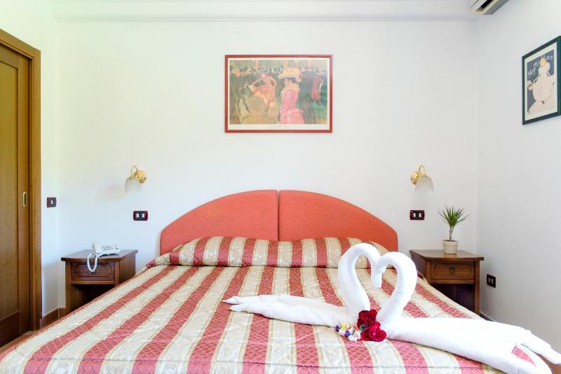 Double Room image 1