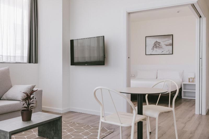 Superior Apartment image 2