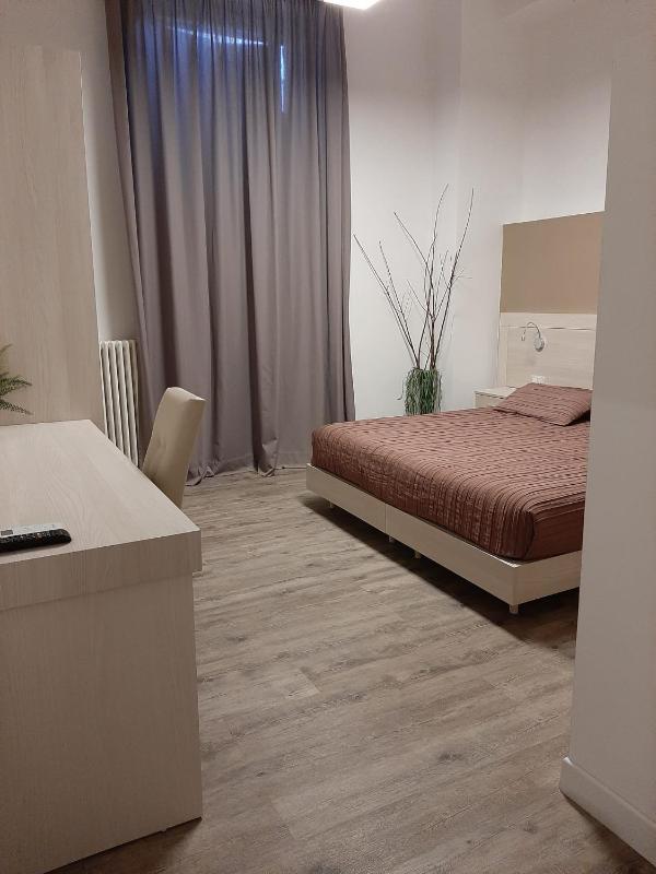 Deluxe Double or Twin Room image 1