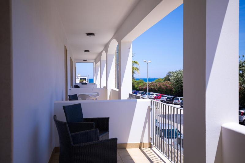 One-Bedroom Apartment image 4