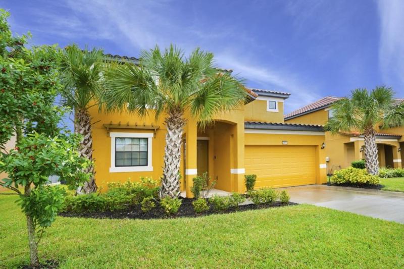 Beautiful 4 Bedroom Home Near Disney! villa - image 10