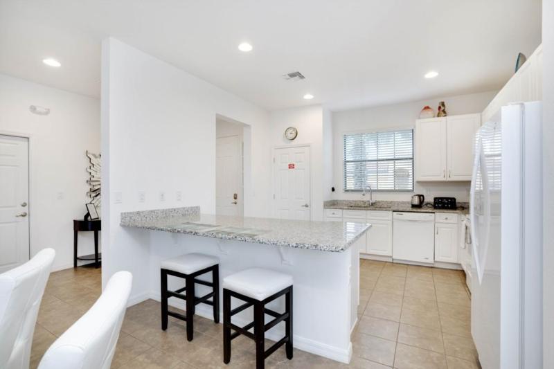 Beautiful 4 Bedroom Home Near Disney! villa - image 25