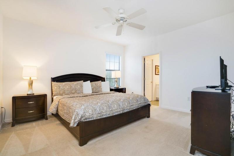 Beautiful 4 Bedroom Home Near Disney! villa - image 14