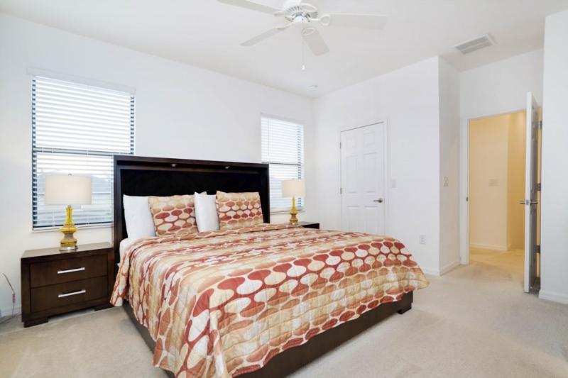 Beautiful 4 Bedroom Home Near Disney! villa - image 28