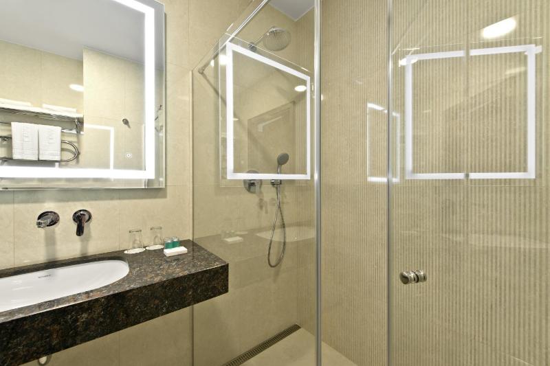Standard Double or Twin Room image 2